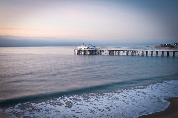istock Malibu Beach Sunrise 185255058