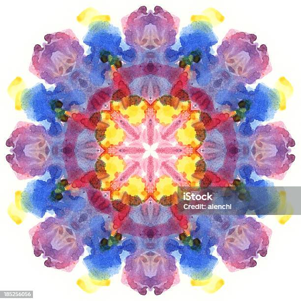 Foto de Caleidoscópio De Imagens Em Formato De Flor e mais fotos de stock de Abstrato - Abstrato, Arte, Arte e Artesanato - Assunto