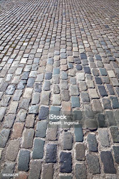 Foto de Piso De Paralelepípedos e mais fotos de stock de Abstrato - Abstrato, Antigo, Azulejo