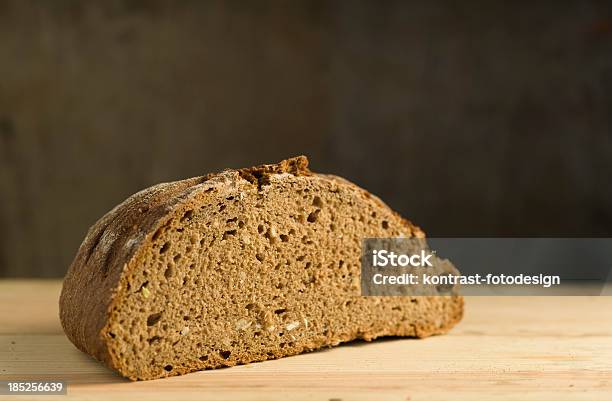 Pane Campagnolo Bauernbrot Vollkornbrot Kartoffelbrot - Fotografie stock e altre immagini di Carboidrato - Cibo