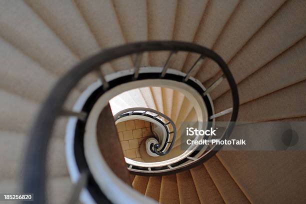 Foto de Escada Em Espiralxg e mais fotos de stock de Elegância - Elegância, Escadaria, França