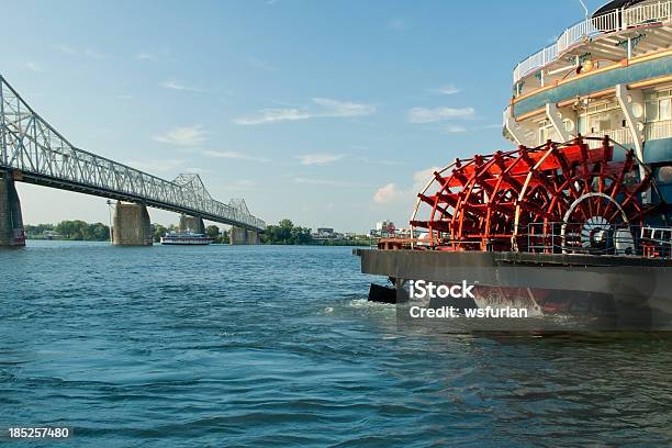 Paddlewheel - Fotografie stock e altre immagini di Fiume Mississippi - Fiume Mississippi, Cincinnati, Nave a vapore