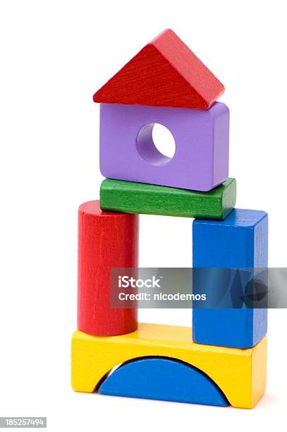 Multicolored Drewniane Klocki Tower - zdjęcia stockowe i więcej obrazów Stabilność - Stabilność, Bez ludzi, Budować