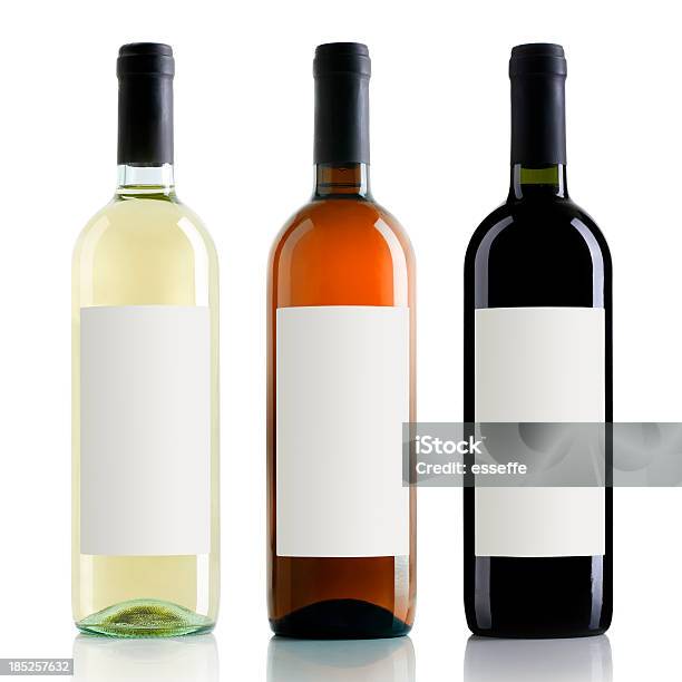 Botellas De Vino Foto de stock y más banco de imágenes de Botella de vino - Botella de vino, Botella, Etiqueta