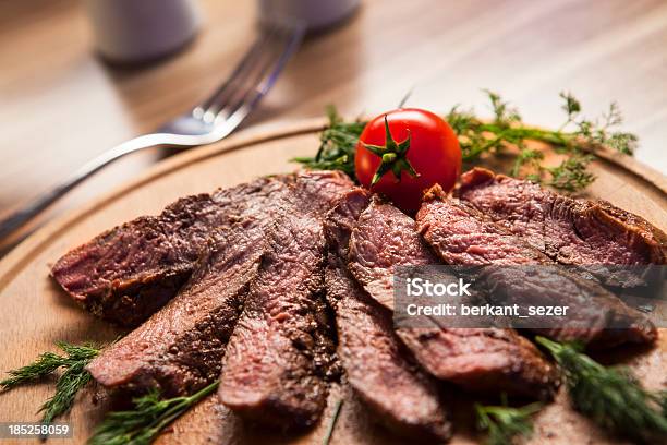 Foto de Carne Grelhada e mais fotos de stock de Carne - Carne, Abaixo do peso, Bife