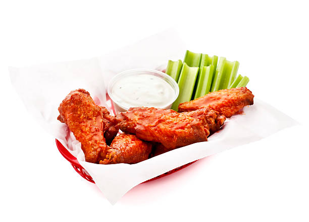 корзина wings - wing spicy chicken wings sauces chicken стоковые фото и изображения