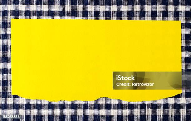 Papel Na Toalha De Mesa Azul - Fotografias de stock e mais imagens de Algodão - Algodão, Amarelo, Azul