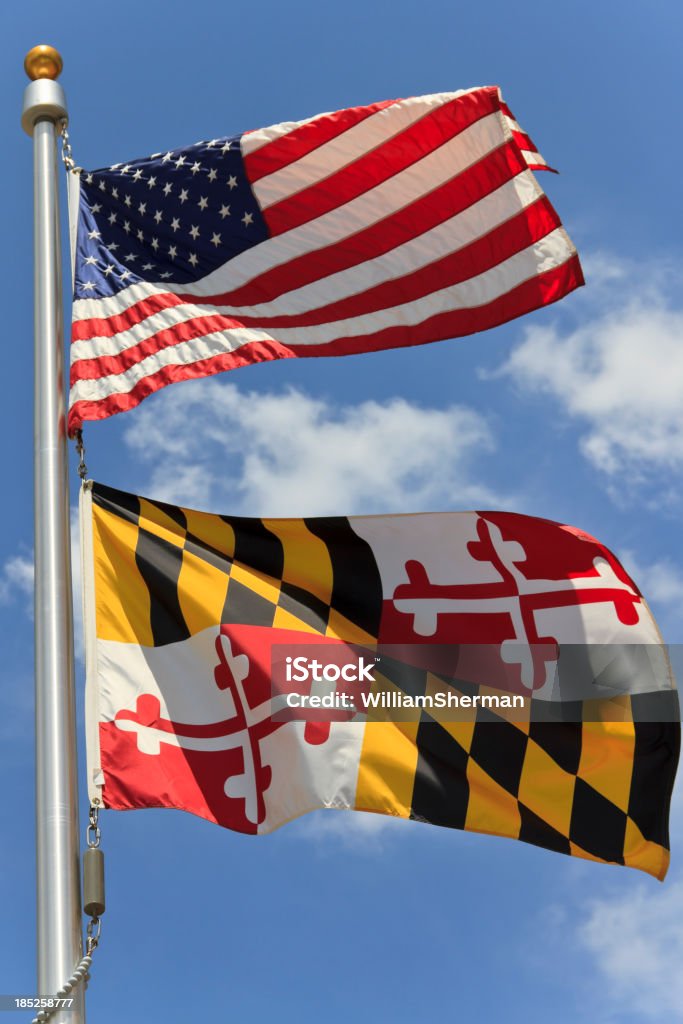 Drapeaux colorés de Maryland et les États-Unis - Photo de Armoiries libre de droits