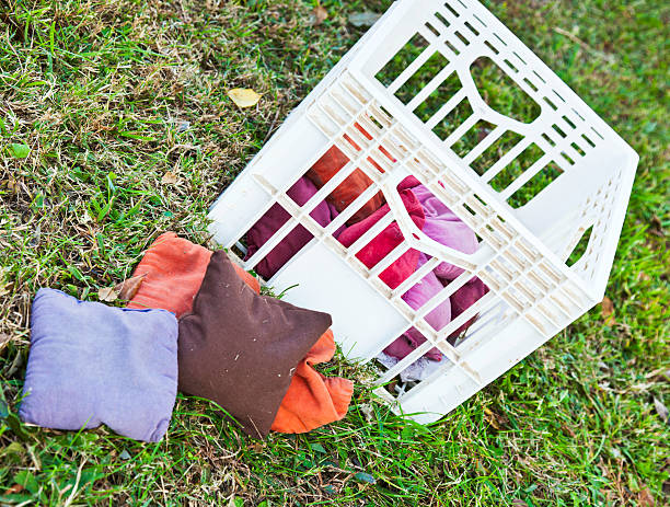 stare używane kukurydza otwór torby w skrzynia - cornhole leisure games outdoors color image zdjęcia i obrazy z banku zdjęć