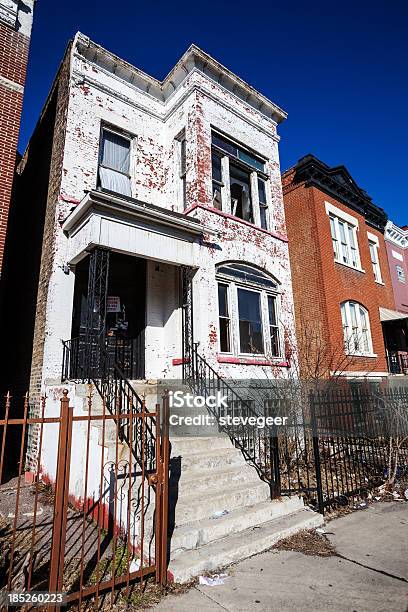 Photo libre de droit de Derelict Maison De Style Victorien À Lest De Garfield Park Chicago banque d'images et plus d'images libres de droit de Chicago - Illinois