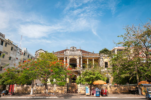 istock Old Colonial Style Building In Phnom Penh, Cambodia 185260319