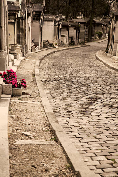 cemitério chaise-la - cemetery montmartre paris france france imagens e fotografias de stock