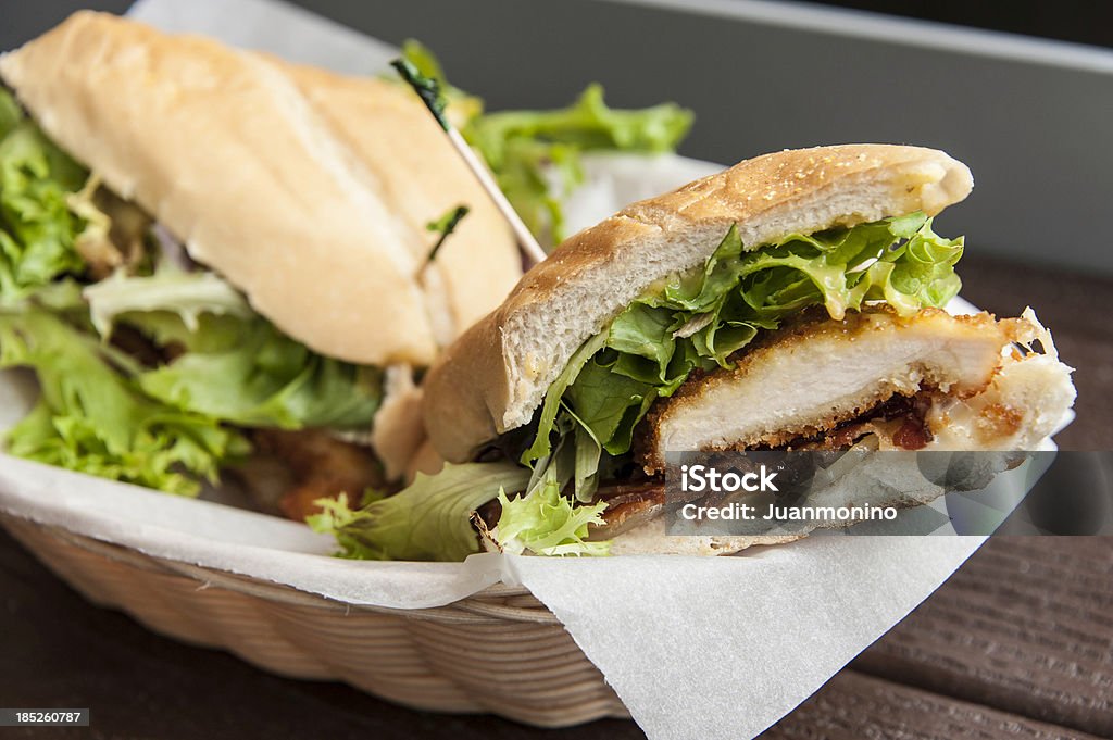 sandwich Blanc de poulet et bacon - Photo de Viandes à la milanaise libre de droits