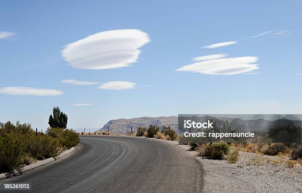 Nubes Ventricular El Cañón Red Rock Foto de stock y más banco de imágenes de Afilado - Afilado, Aire libre, Calle