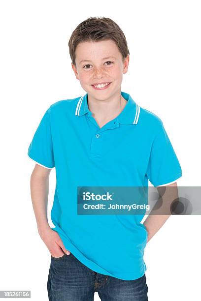 Niño Aislado Sonriente Foto de stock y más banco de imágenes de 10-11 años - 10-11 años, Niños, Alegre