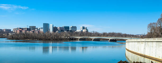 istock Arlington Virginia Skyline over the Potomac River 185263346