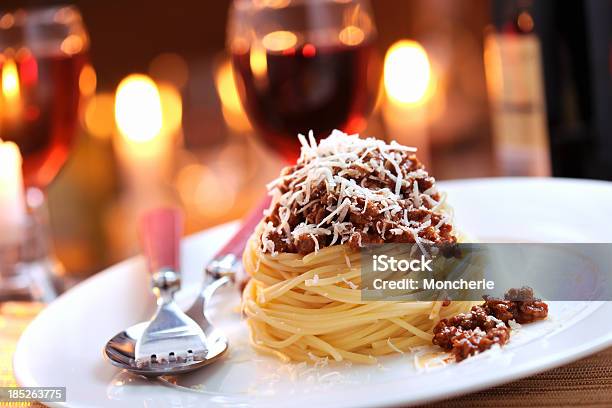 Esparguete À Bolonhesa Queijo Parmesão - Fotografias de stock e mais imagens de Esparguete à bolhonesa - Esparguete à bolhonesa, Restaurante, Molho Bolonhesa