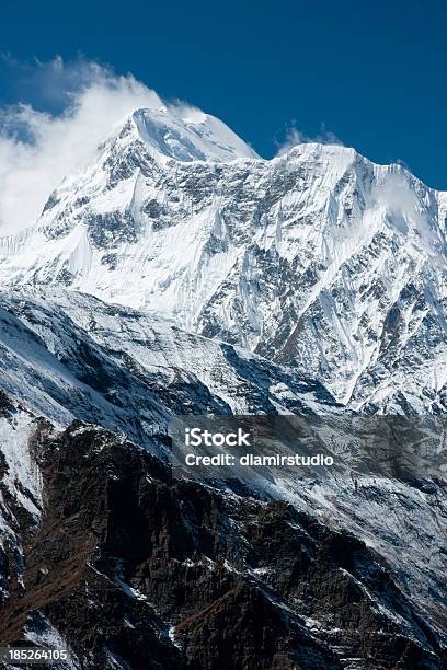 Soprar Montanha Himalaia Nepal - Fotografias de stock e mais imagens de Montanhas Annapurna - Montanhas Annapurna, Área protegida de Annapurna, Ao Ar Livre