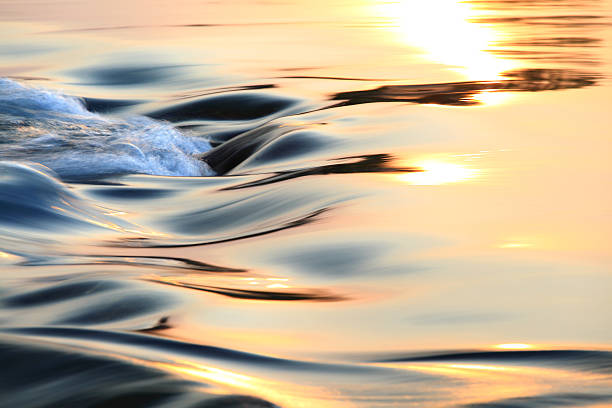 colorido fluindo água - fast water - fotografias e filmes do acervo