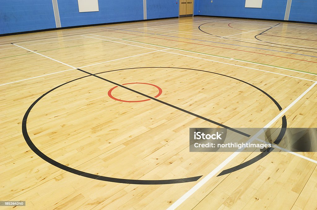 Gimnasio escolar - Foto de stock de Baloncesto libre de derechos