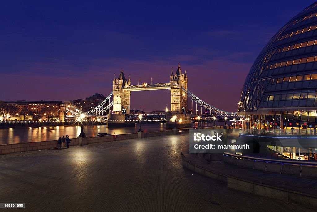 Ponte da Torre de Londres à noite - Royalty-free Ao Ar Livre Foto de stock