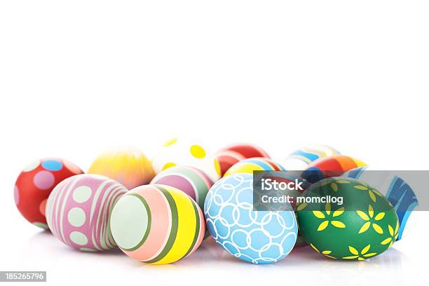 Bunte Easter Eggs Stockfoto und mehr Bilder von Osterei - Osterei, Weißer Hintergrund, Freisteller – Neutraler Hintergrund