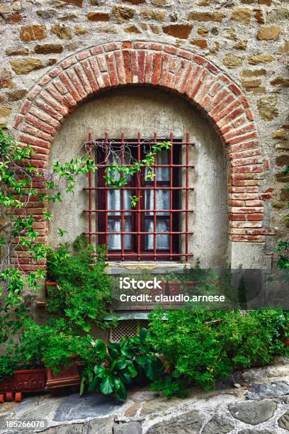 Vecchio Windows Immagine A Colori - Fotografie stock e altre immagini di Antico - Vecchio stile - Antico - Vecchio stile, Architettura, Arco - Architettura
