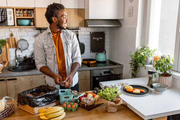 istock Responsible disposal of organic waste at home 1852669666