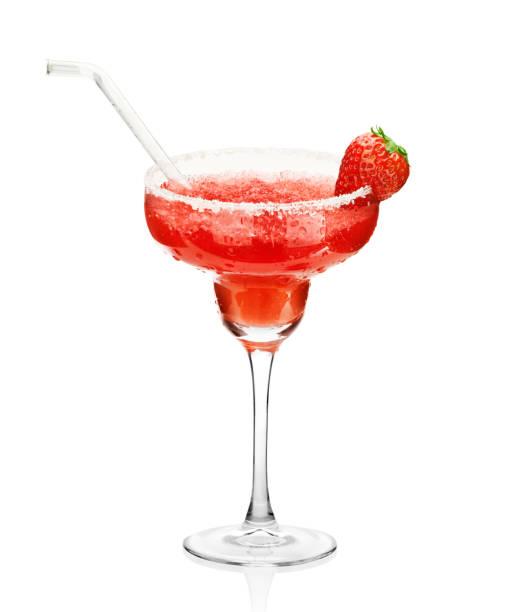 istock glass of  strawberry  daiquiri 185267599