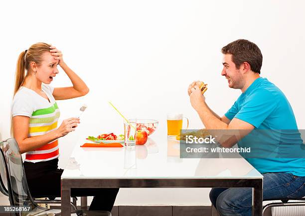 Foto de Unhealthy E Comida Saudável e mais fotos de stock de Horror - Horror, Jantar, Gordo