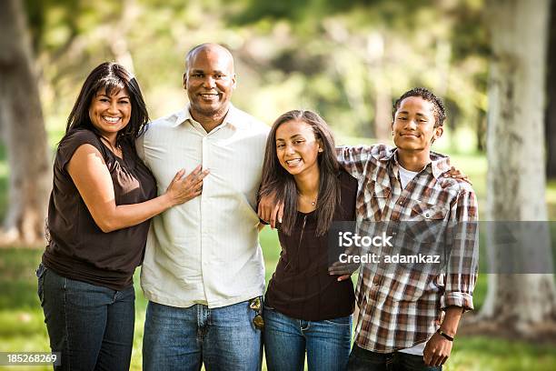 Familiefoto Stockfoto und mehr Bilder von Familie - Familie, Teenager-Alter, Vier Personen