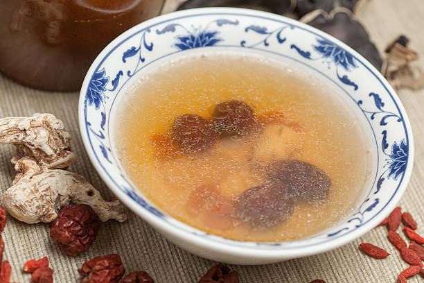 conector hembra tmc-chino tradicional de la medicina - soup chinese culture herbal medicine chinese medicine fotografías e imágenes de stock
