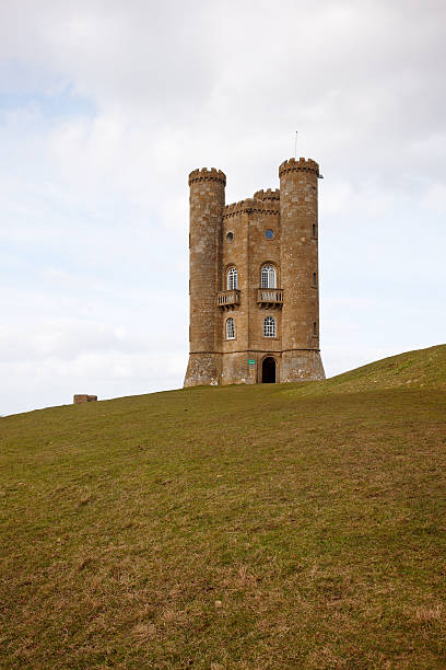 istock Broadway Tower famous Cotswold landmark 185268723