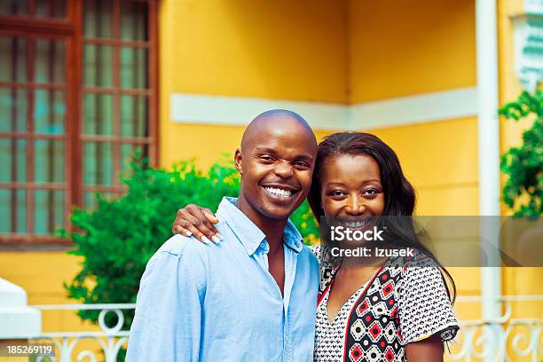 Photo libre de droit de Nouvelle Home banque d'images et plus d'images libres de droit de Devant - Devant, Tous types de couple, D'origine africaine