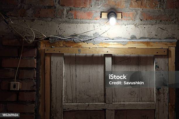 Lampadina - Fotografie stock e altre immagini di Casa - Casa, Cavo - Componente elettrico, Fuoco