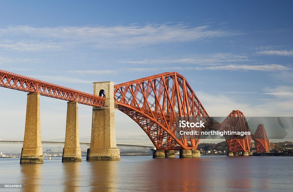 Tren puente Forth - Foto de stock de Puente - Estructura creada por humanos libre de derechos