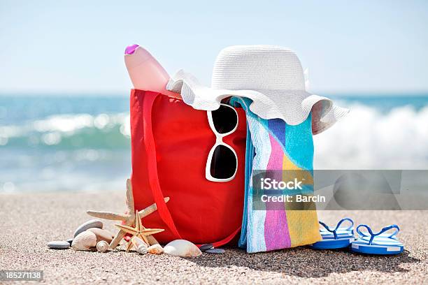 Urlaubkonzept Stockfoto und mehr Bilder von Strandtasche - Strandtasche, Strand, Gruppe von Gegenständen