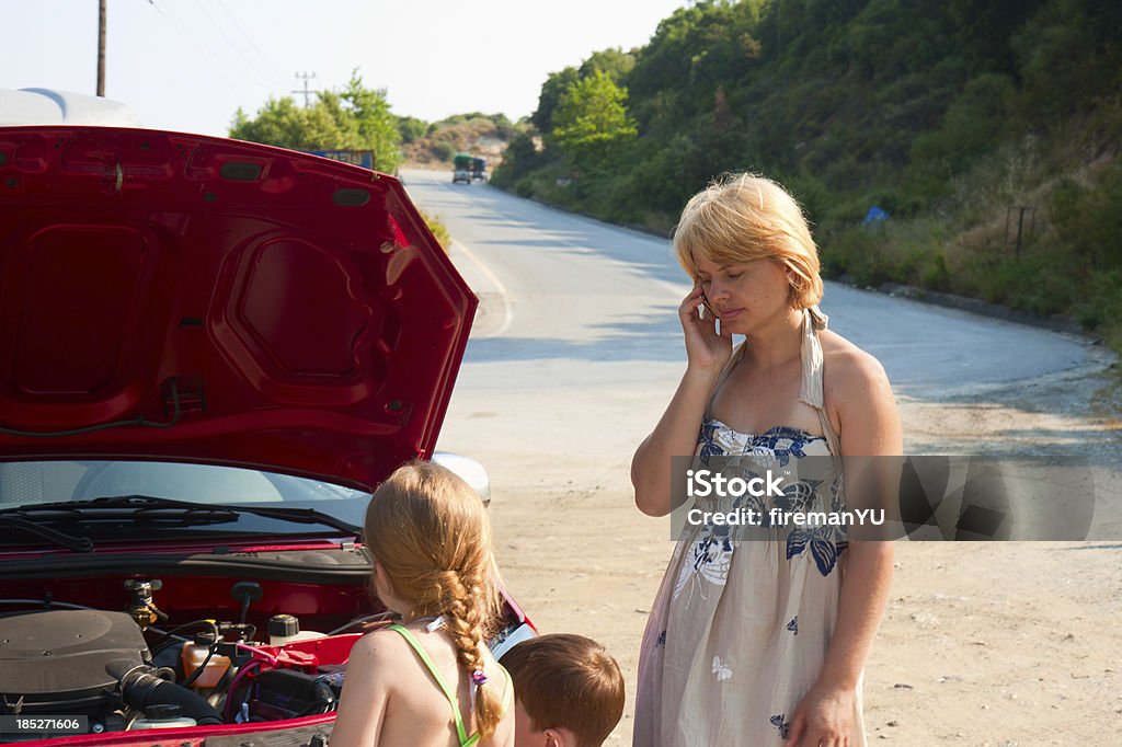 Mother calling for help Car Stock Photo