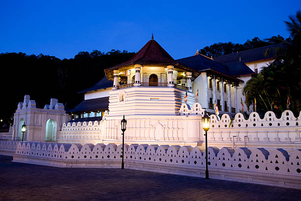istock Kandy Sri Lanka Dalada Maligawa 185272351