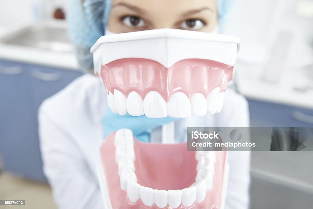 Zdrowe zęby - Zbiór zdjęć royalty-free (20-24 lata)