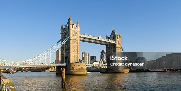 Тауэрский Мост Панорама Рано Утром Лондон — стоковые фотографии и другие картинки Англия - Англия, Архитектура, Без людей