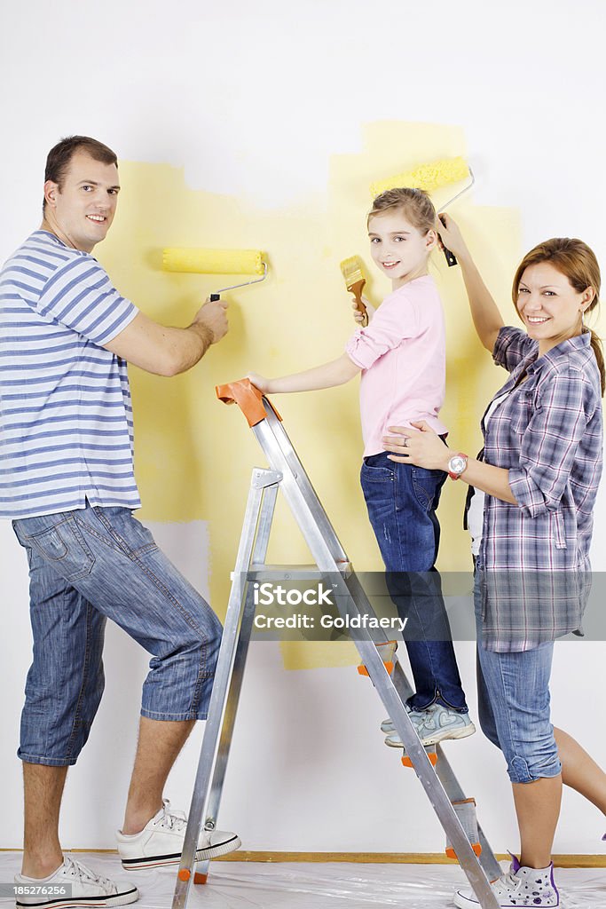 Glückliche Familie Malerei in der Wand. - Lizenzfrei Aktivitäten und Sport Stock-Foto