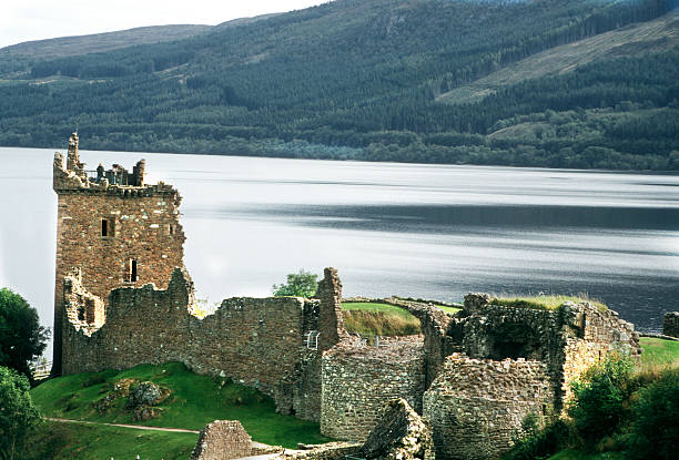 istock Ruins of the Urquhart Castle 185276283