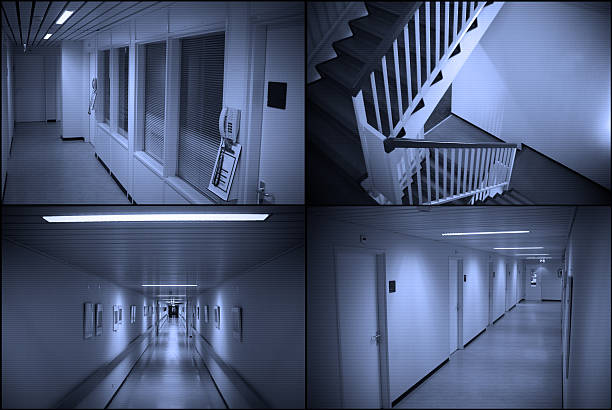 monitor di sorveglianza - sistemi di sicurezza immagine foto e immagini stock