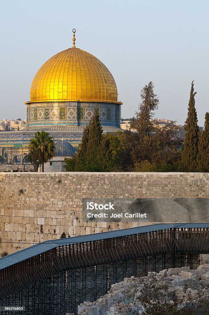 Cúpula da rocha e o muro Ocidental em Jerusalém - Royalty-free Muro Circundante Foto de stock