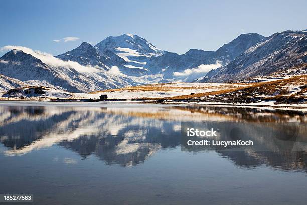 Herbst Im Mountain Lake Stockfoto und mehr Bilder von Alpen - Alpen, Berg, Berggipfel