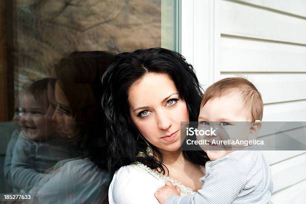 Matka I Dziecko - zdjęcia stockowe i więcej obrazów Beztroski - Beztroski, Brązowe włosy, Błękitne oczy
