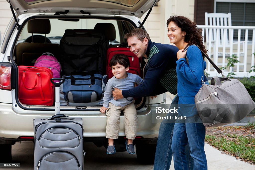 Família vai na estrada viagem - Foto de stock de Carro royalty-free