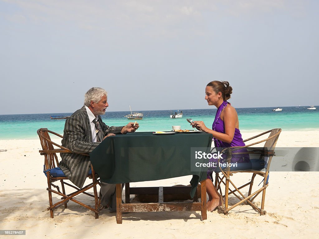Prima colazione sulla spiaggia - Foto stock royalty-free di Zanzibar