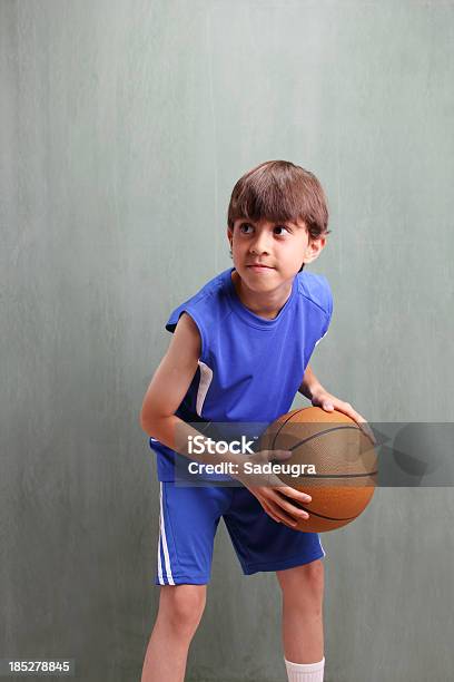 젊은 Basketball Player 건강한 생활방식에 대한 스톡 사진 및 기타 이미지 - 건강한 생활방식, 경쟁, 공-스포츠 장비